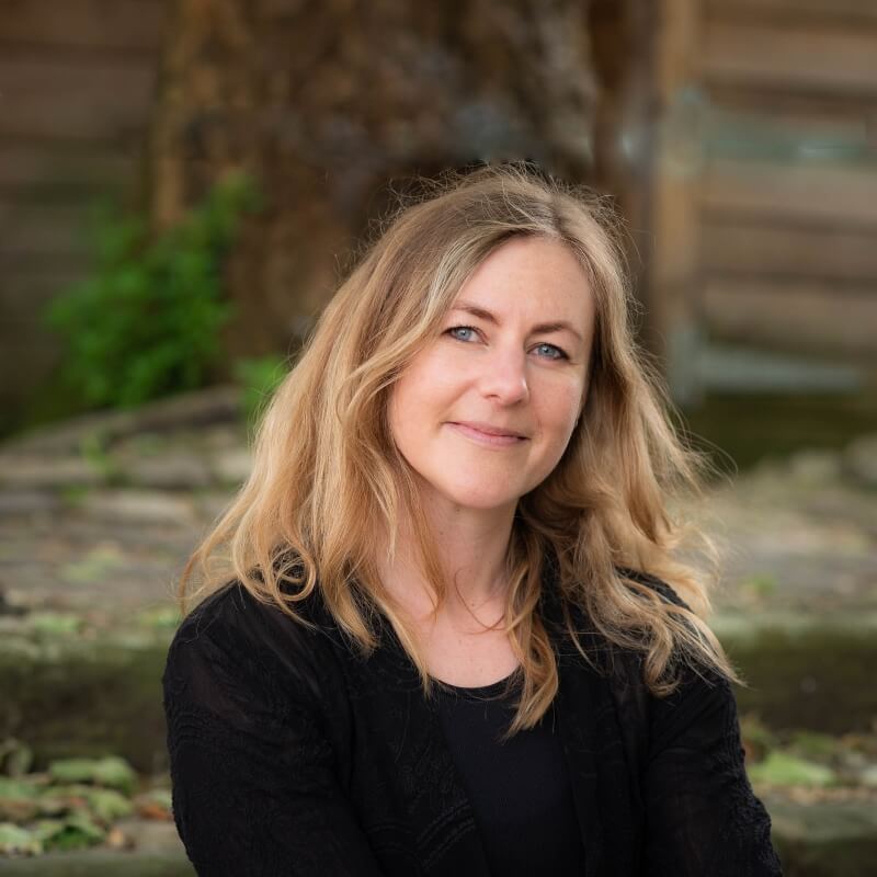 Head shot of Hannah Arnett, Senior Researcher, Tialt